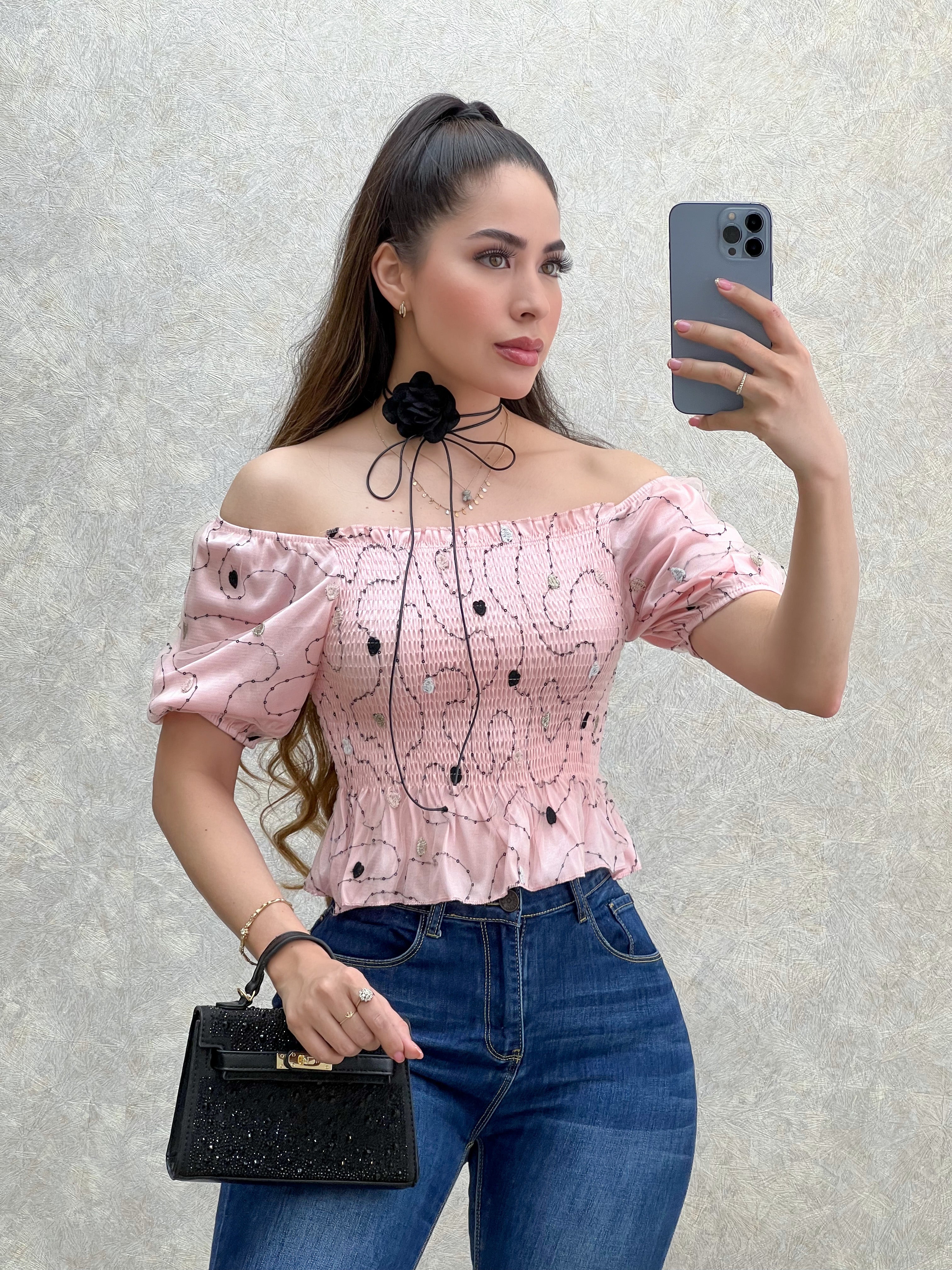 BLUSA ROSA PUNTOS NEGROS