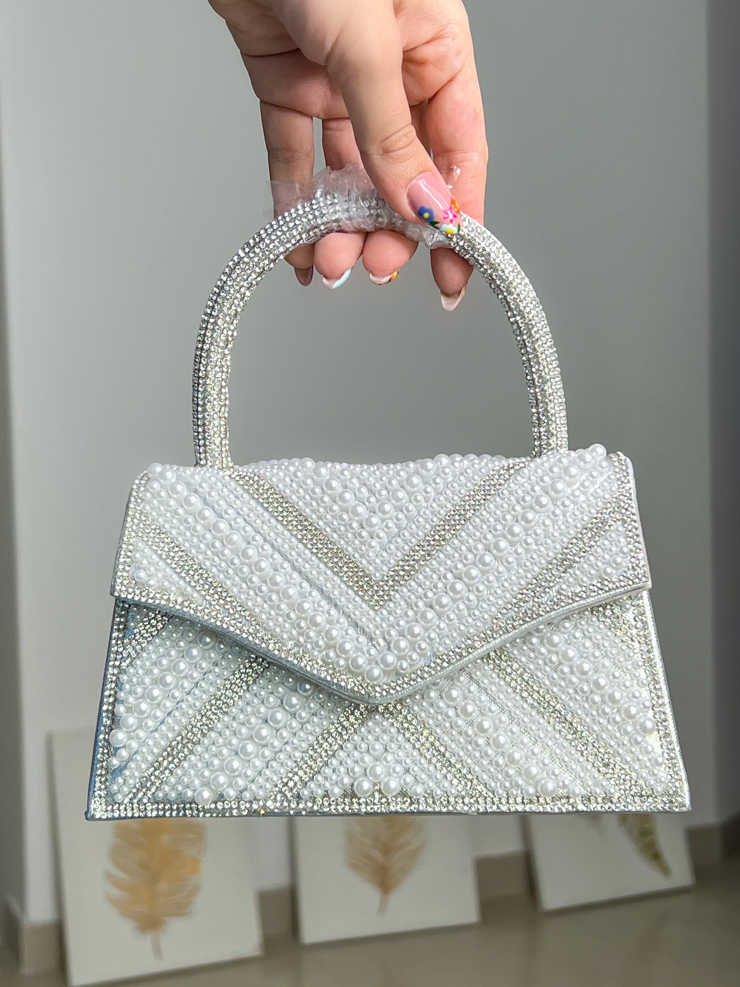 BOLSO BLANCO CON PERLA